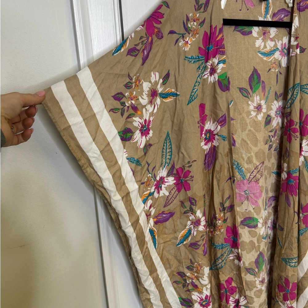 Steve Madden Floral Kimono in Tan and Pink - Picture 4 of 8